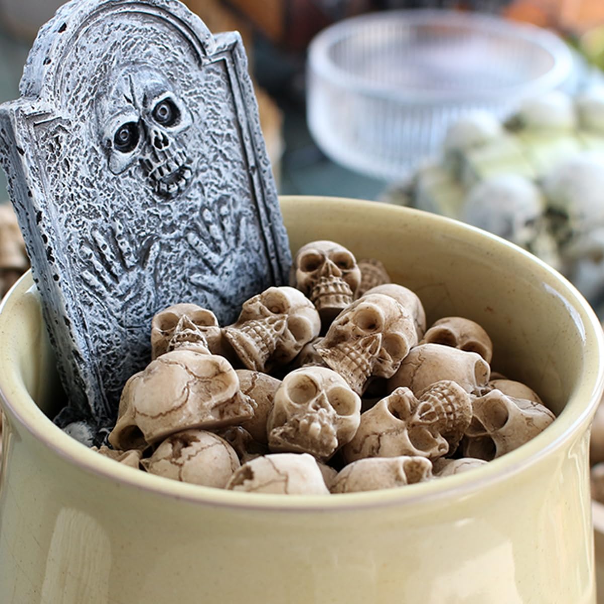 SUFUNNY Mini Skulls Figurine Skeleton Head Miniatures for Halloween Decor, Skull Decor, Dollhouse Accessories for Halloween Decorations,40pcs