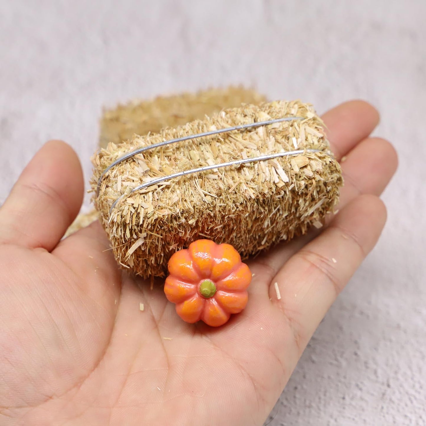 Mini Hay Bale with Pumpkins Set, Miniature Straw Bale, Dollhouse Miniature Hay, for Fall Miniatures, Mini Halloween, Dollhouse, Fairy Garden