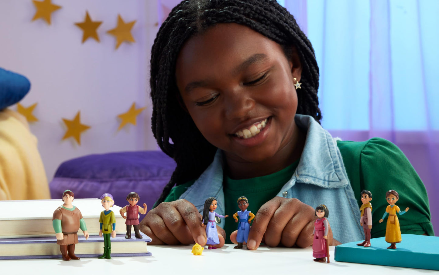 Mattel Disney Wish Toys, The Teens Mini Doll Set, 8 Posable Dolls & Star Figure, Signature Outfits Inspired by the Movie