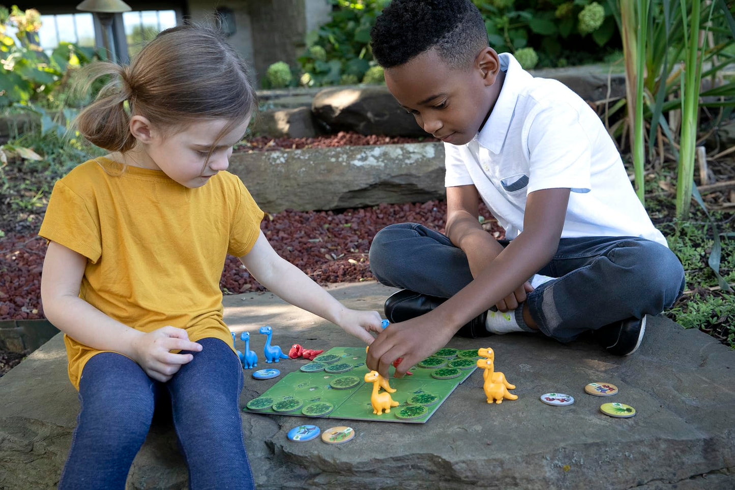 Jurassic Snack: Fun Board Game to Play Against Friends and Family, Keep Your Dinosaurs Alive and Fed to Win, Fun strategy game for families
