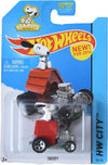 Hot Wheels Snoopy, 1:64 Scale Die-Cast Car, Unisex, Ages 3+