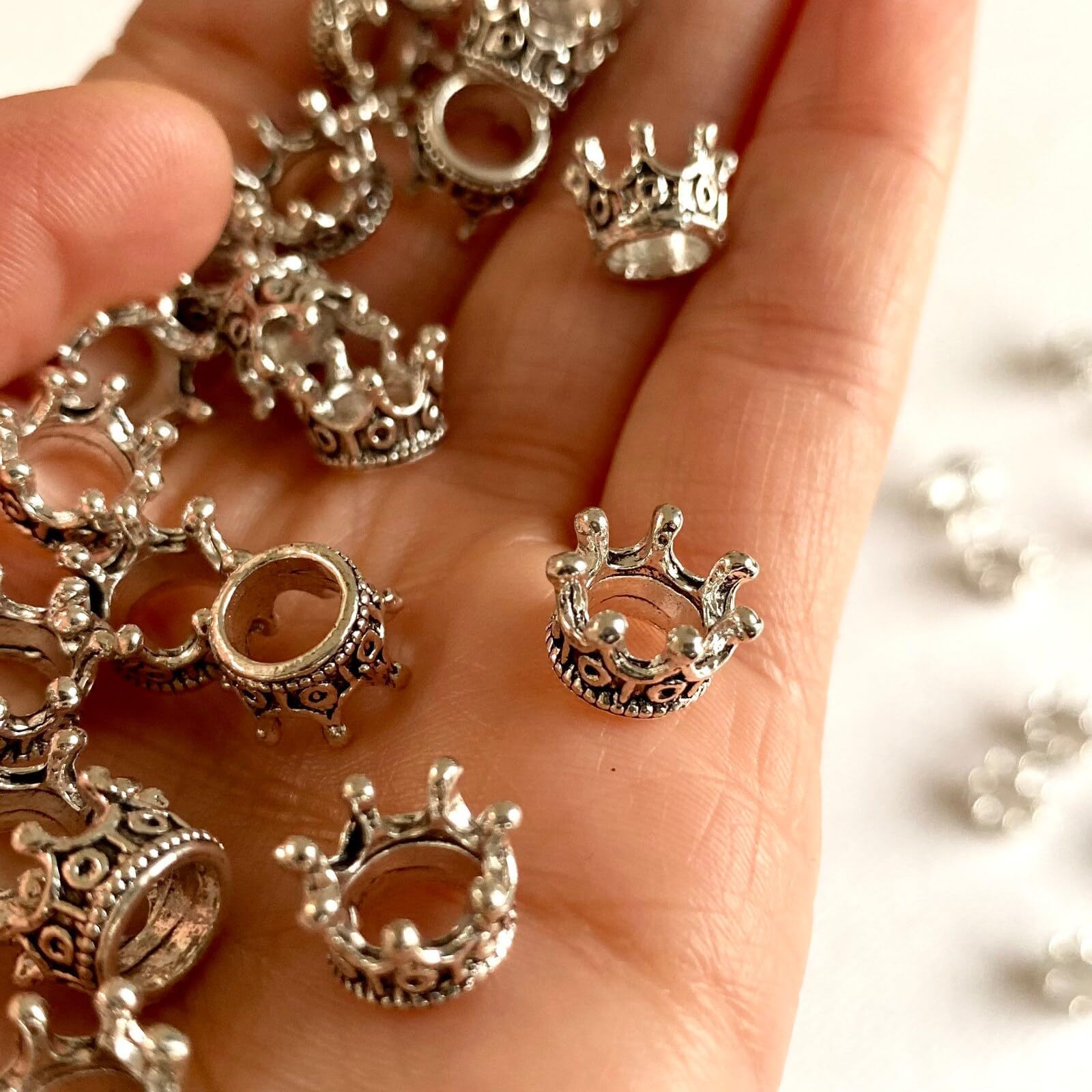 Dollhouse Mini Crown, Metal Crown Dollhouse Miniature, Tiny Miniature Crown, Mini Alloy Crown Headwear Accessories (5PCS)