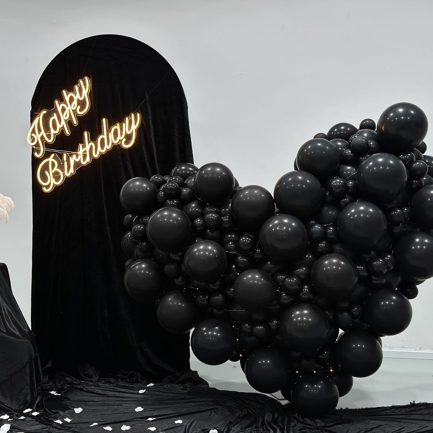 200 Pieces Black Balloons Different Sizes 5 10 12 18 Inch Latex Balloons Balloon Garland Arch Kit for for Black Themed Party Halloween Decorations
