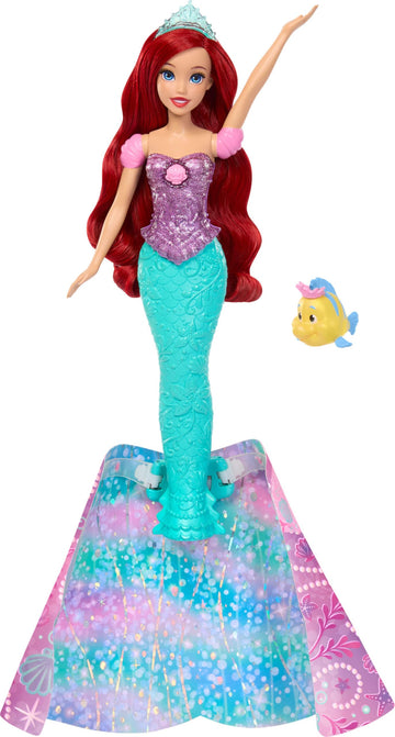 Mattel Disney Frozen Elsa Ice Skating Fashion Doll & Accessories with 8 Surprises, Including Snowflake Gem Box, Ring for Child & Play Pieces