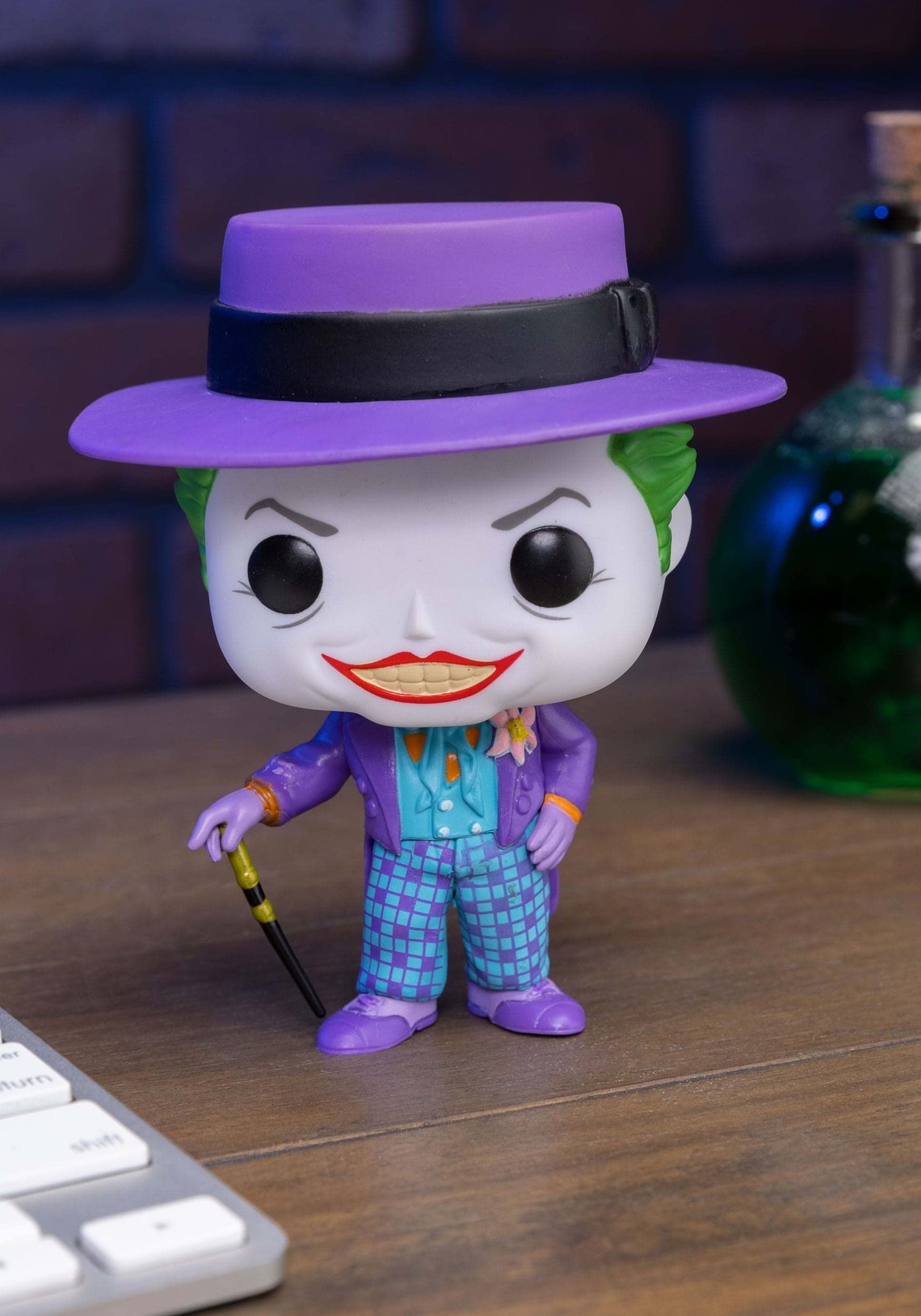 Funko POP! Heroes: DC Comics Batman 1989 - The Joker (1 in 6 Chase Chance)