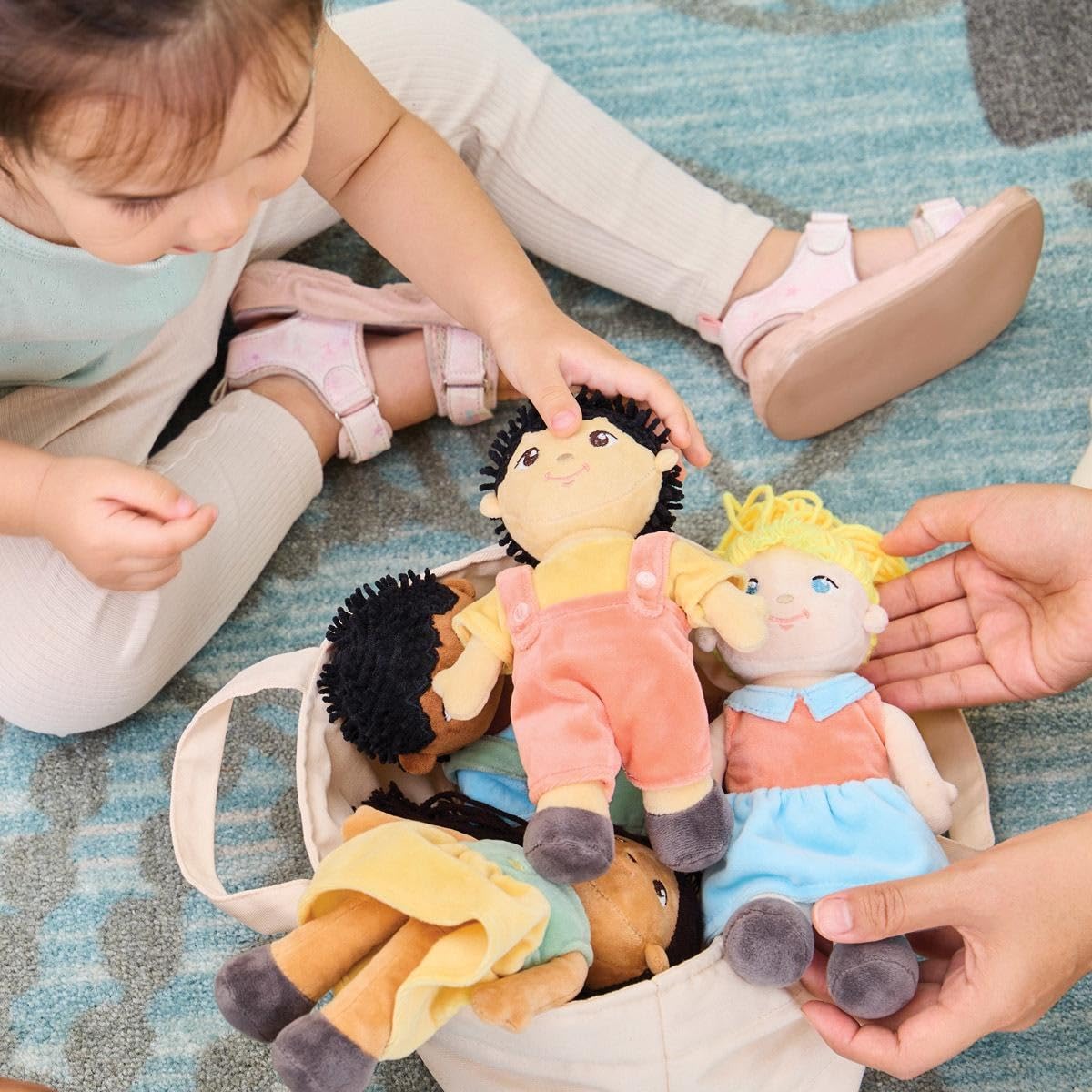 Kaplan Early Learning Company Multicultural Soft Dolls - Set of 4