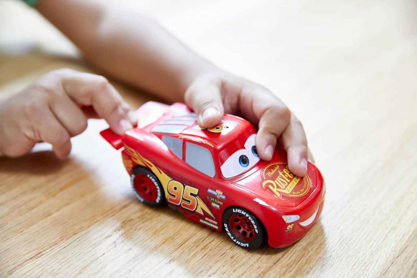 Disney Cars Toys Turbo Racers Lightning McQueen
