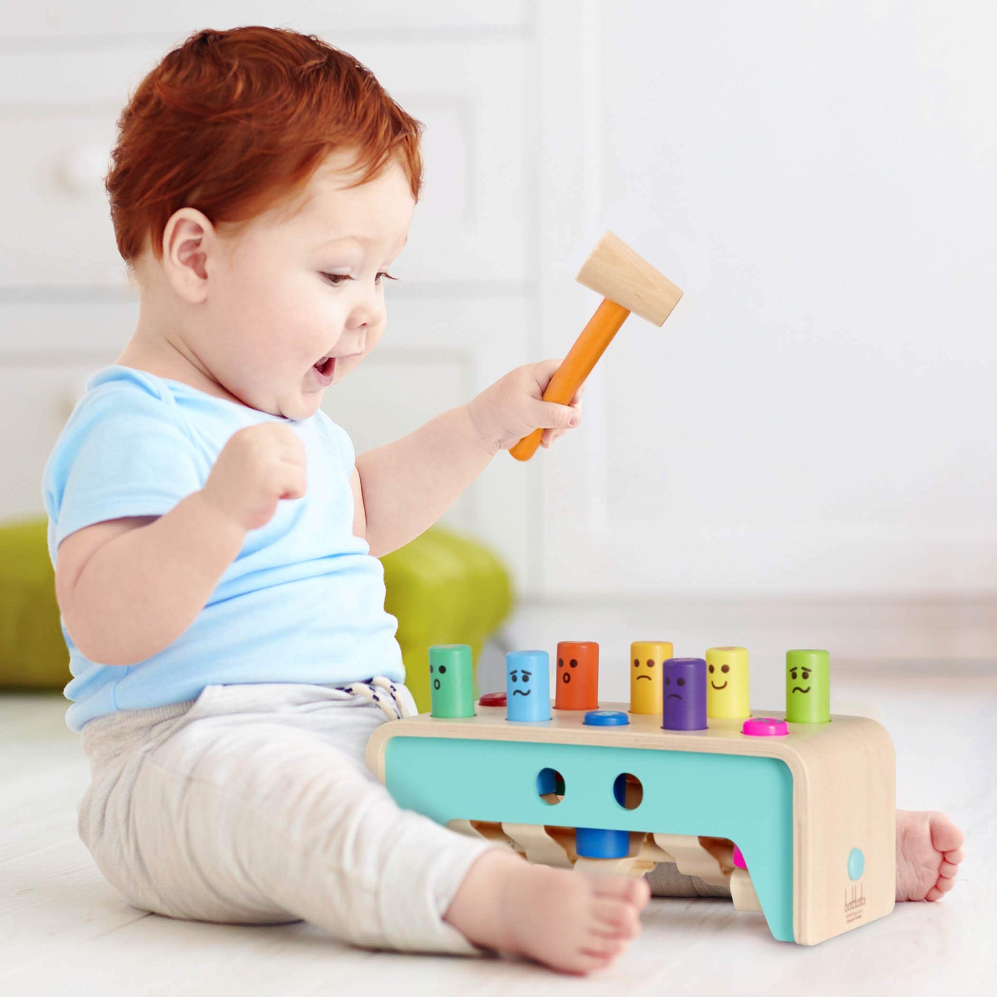 Battat - Wooden Hammer Toy for Kids, Toddlers - Pounding Bench with Pegs and Mallet - Colorful Developmental Toy - 1 Year + - Pound & Count Bench