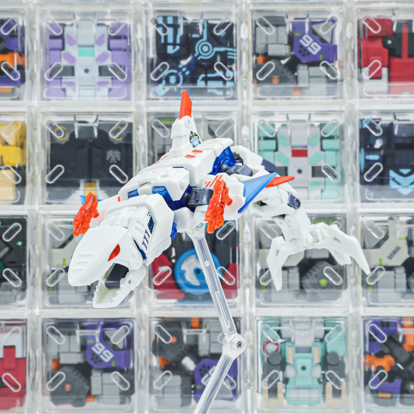 52TOYS BEASTBOX BB-17GW Great White Deformation Toys Action Figure, Converting Toys in Mecha and Cube, Perfect Birthday Party Gift for Teens