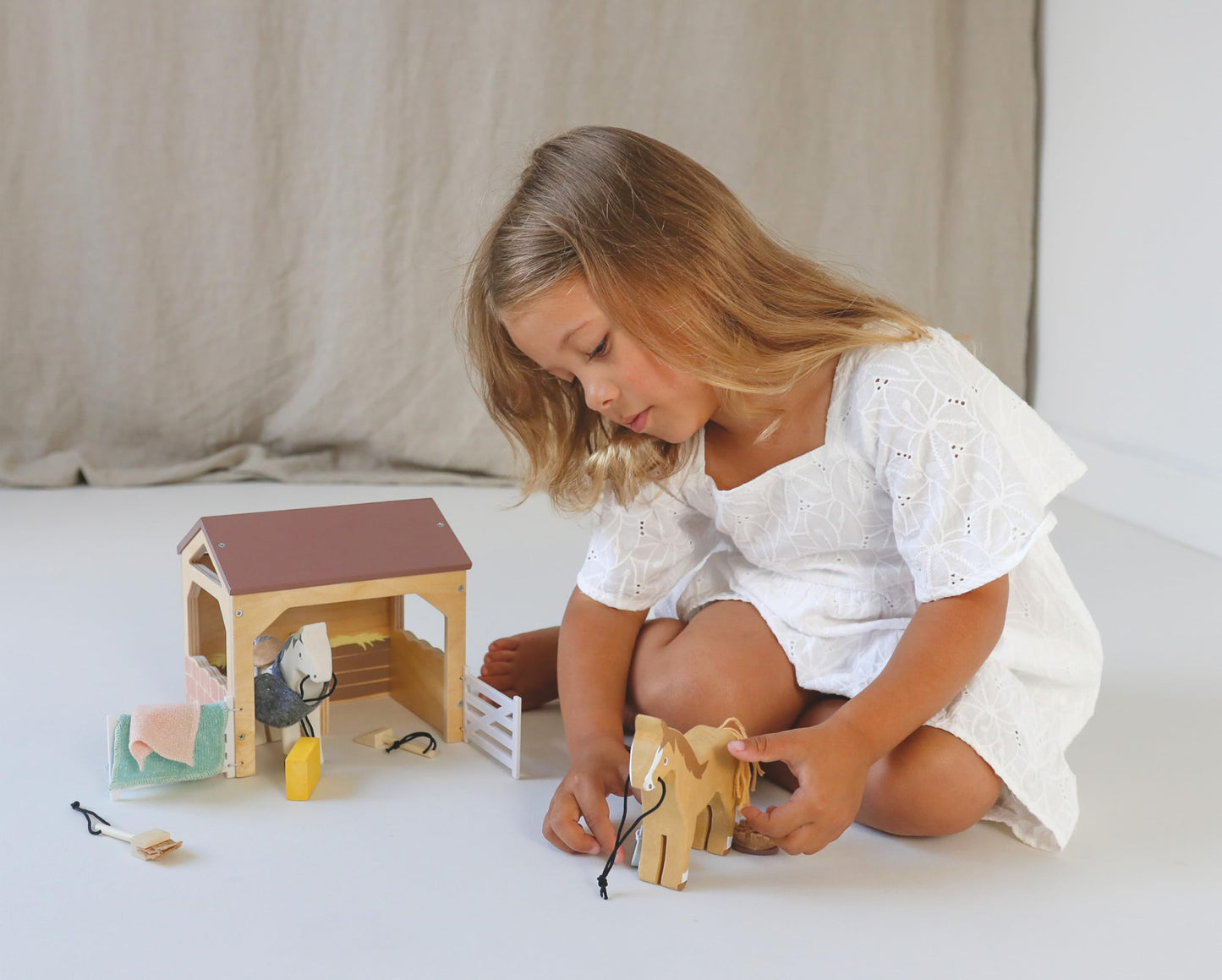 Tender Leaf Toys - The Stables - 13 Pcs Imaginative Horse Stables Play Set with and Accessories - Animal Learning Pretend Play and Promote Creativity