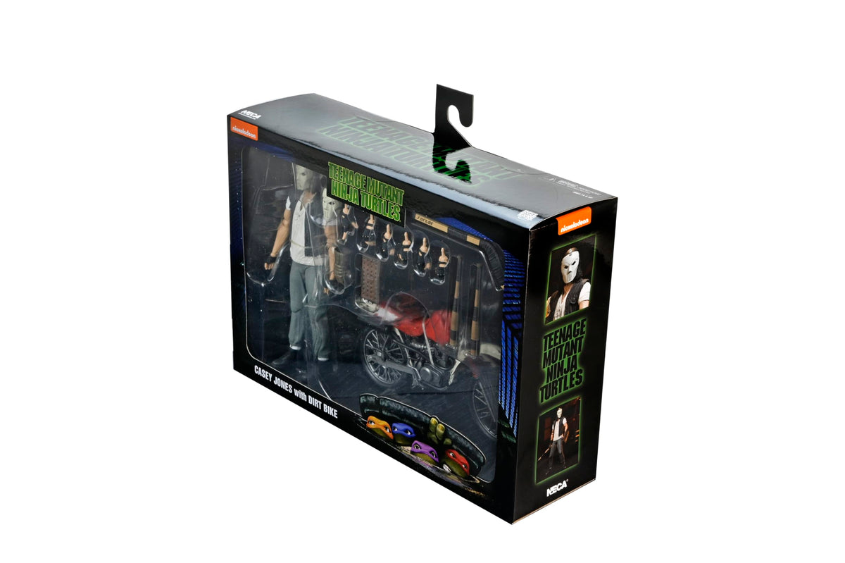 NECA - Teenage Mutant Ninja Turtles (1990 Movie) - 7" Scale Action Figure - Deluxe Movie Realization Casey Jones