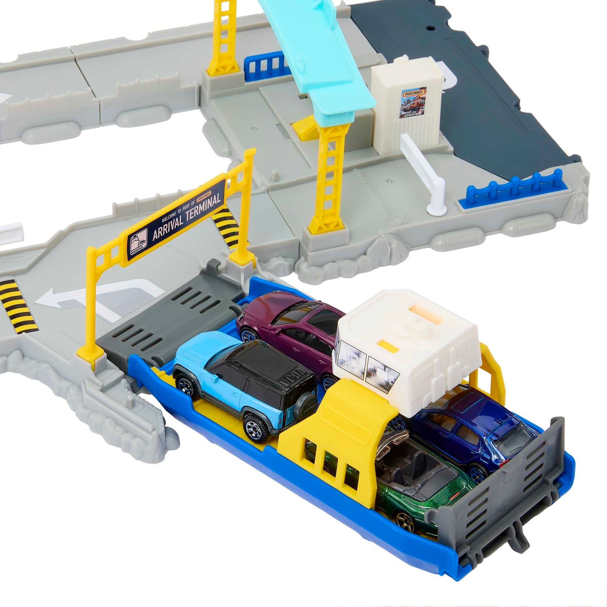 Matchbox HMH29 Ferry Port Set with Detachable Wheeled Ferry, Elements to Activate Manually or with The Help of The Land Rover Car, Children's Toy