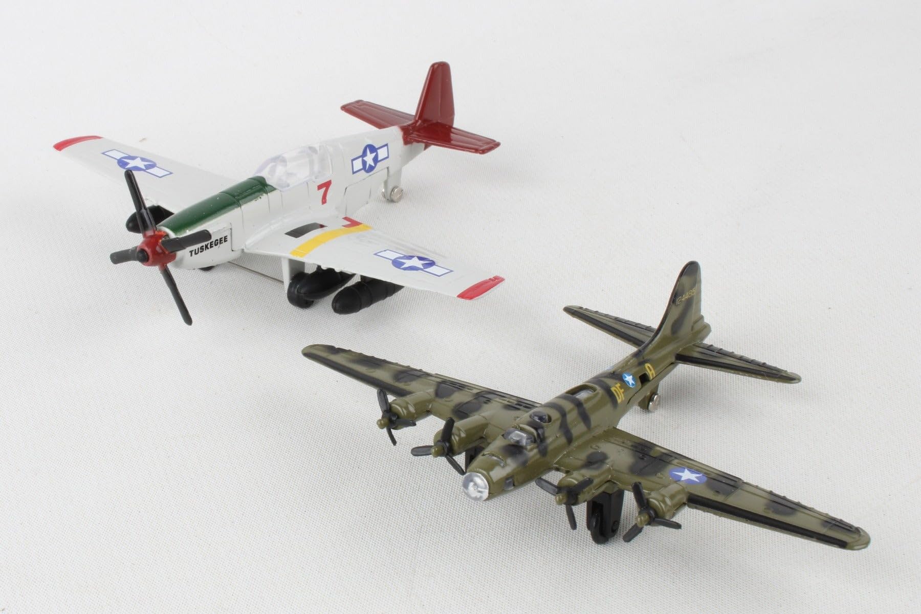 Daron Boeing WWII 10-Piece Die-Cast Military Playset Toy Ages 3+