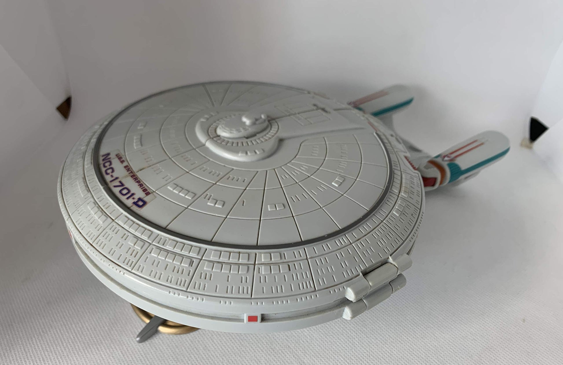 Star Trek the Next Generation Innerspace Playset - U.S.S. Enterprise NCC-1701-D