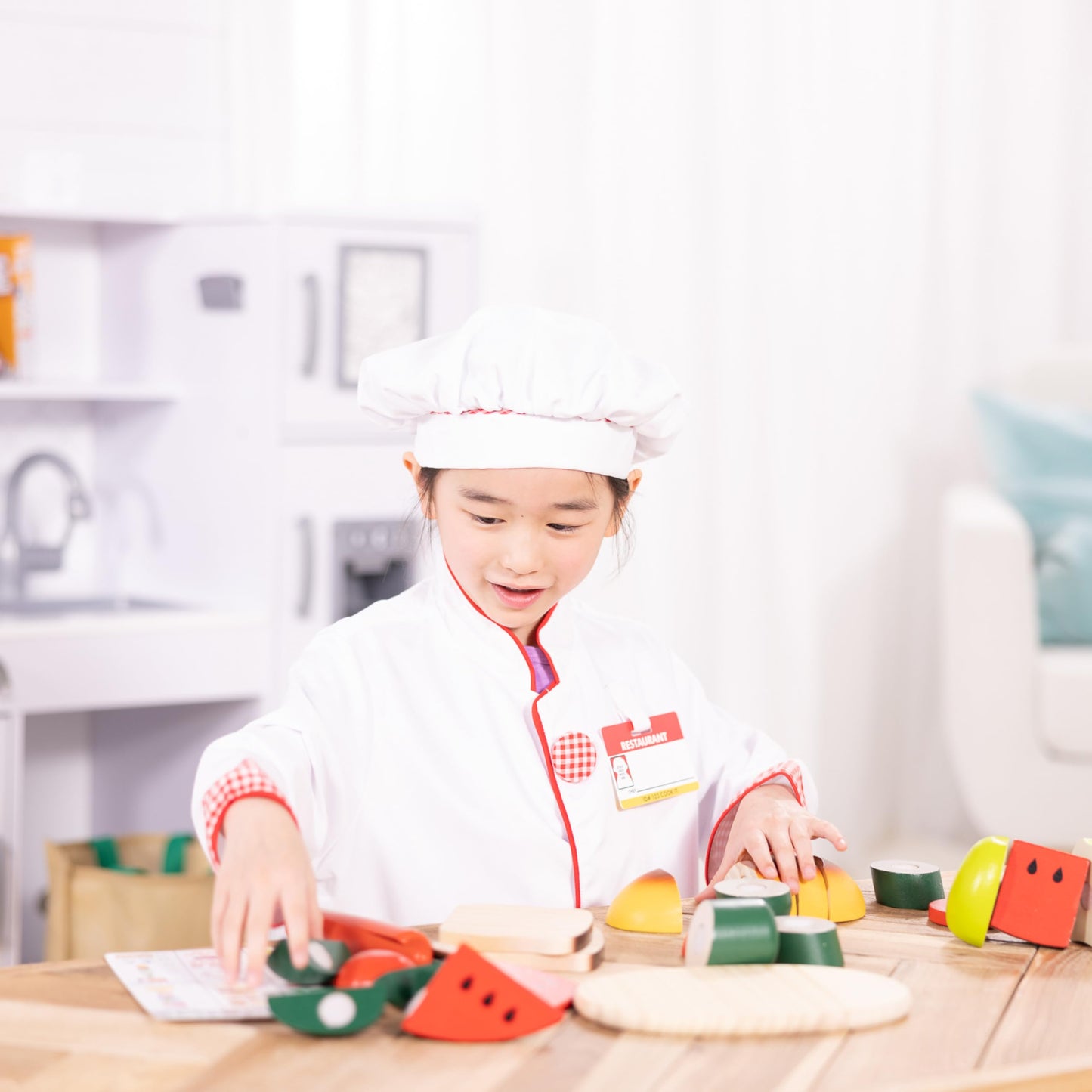 Melissa & Doug Chef Costume, Pretend Play Dress Up Set (8-Pc) Chef's Jacket, Hat, & Accessories, Role Play Toys for Kids 3+