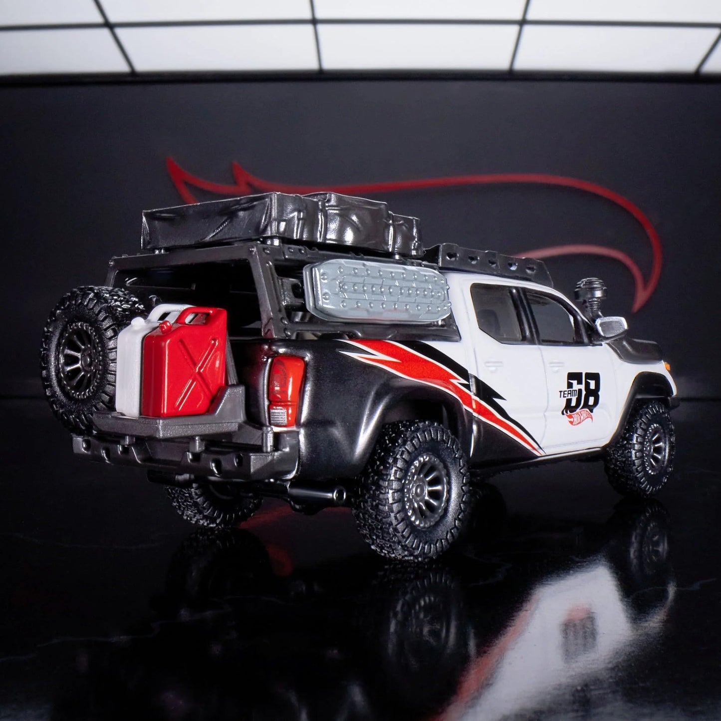Hot Wheels Collectors Elite 64 Mod Shop '17 Toyota Tacoma
