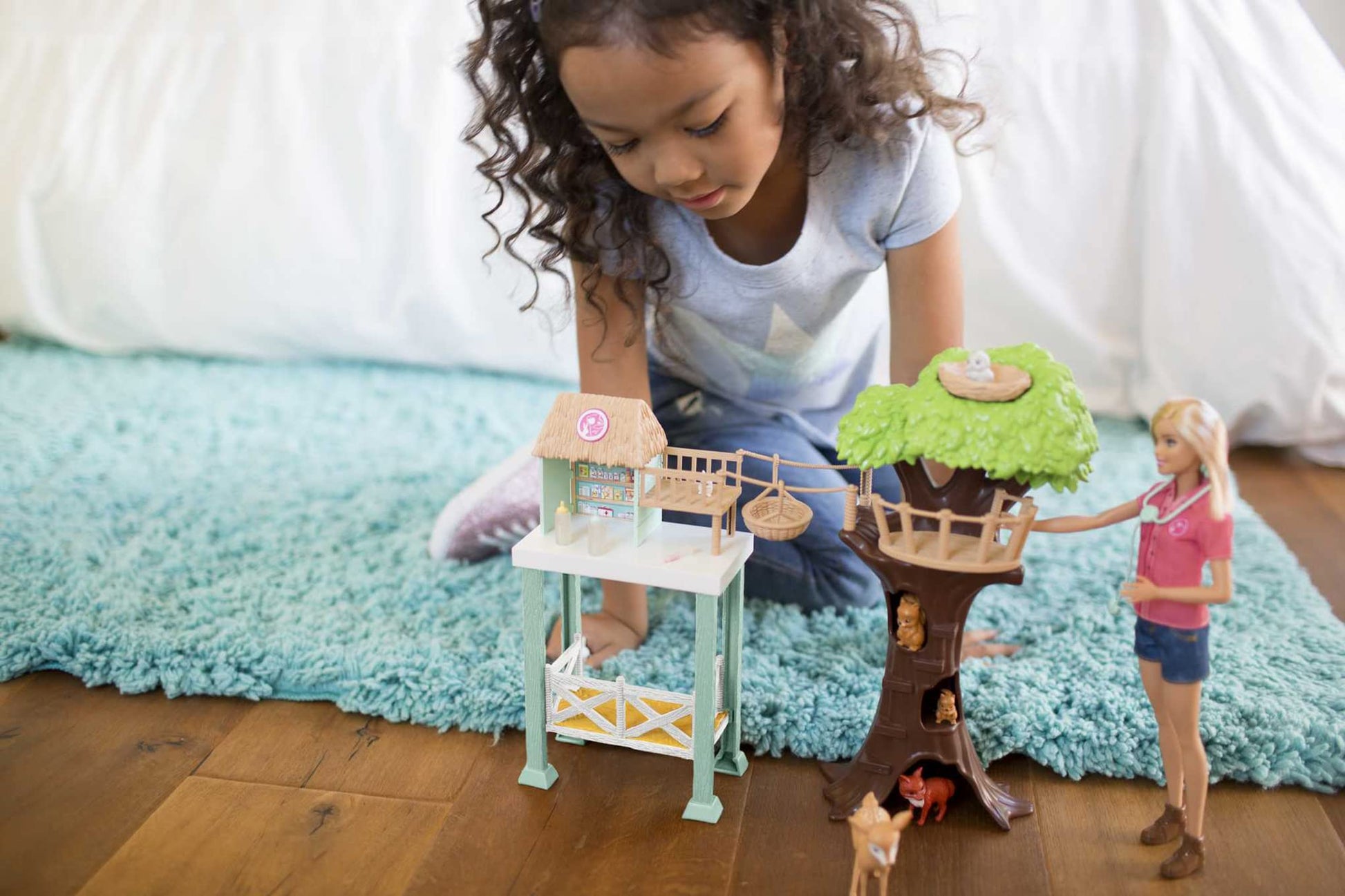 Barbie Vet Doll & Playset, Animal Rescuer Theme with 8 Wildlife Figures, Treehouse, Care Station, Rope Bridge & Accessories