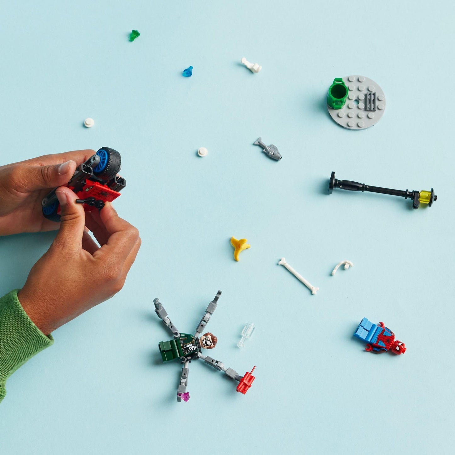 LEGO Marvel Motorcycle Chase: Spider-Man vs. Doc Ock, Buildable Toy for Kids with Stud Shooters and Web Blasters, 2 Marvel Minifigures, Super Hero