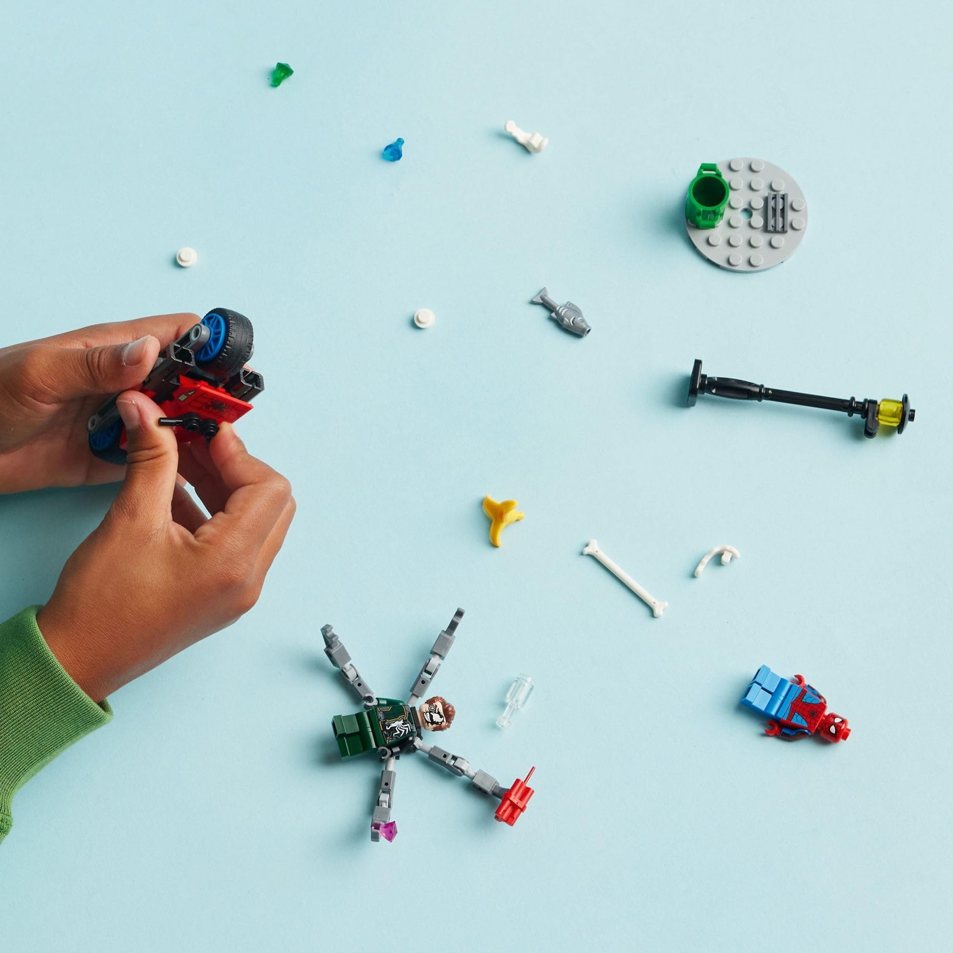 LEGO Marvel Motorcycle Chase: Spider-Man vs. Doc Ock, Buildable Toy for Kids with Stud Shooters and Web Blasters, 2 Marvel Minifigures, Super Hero