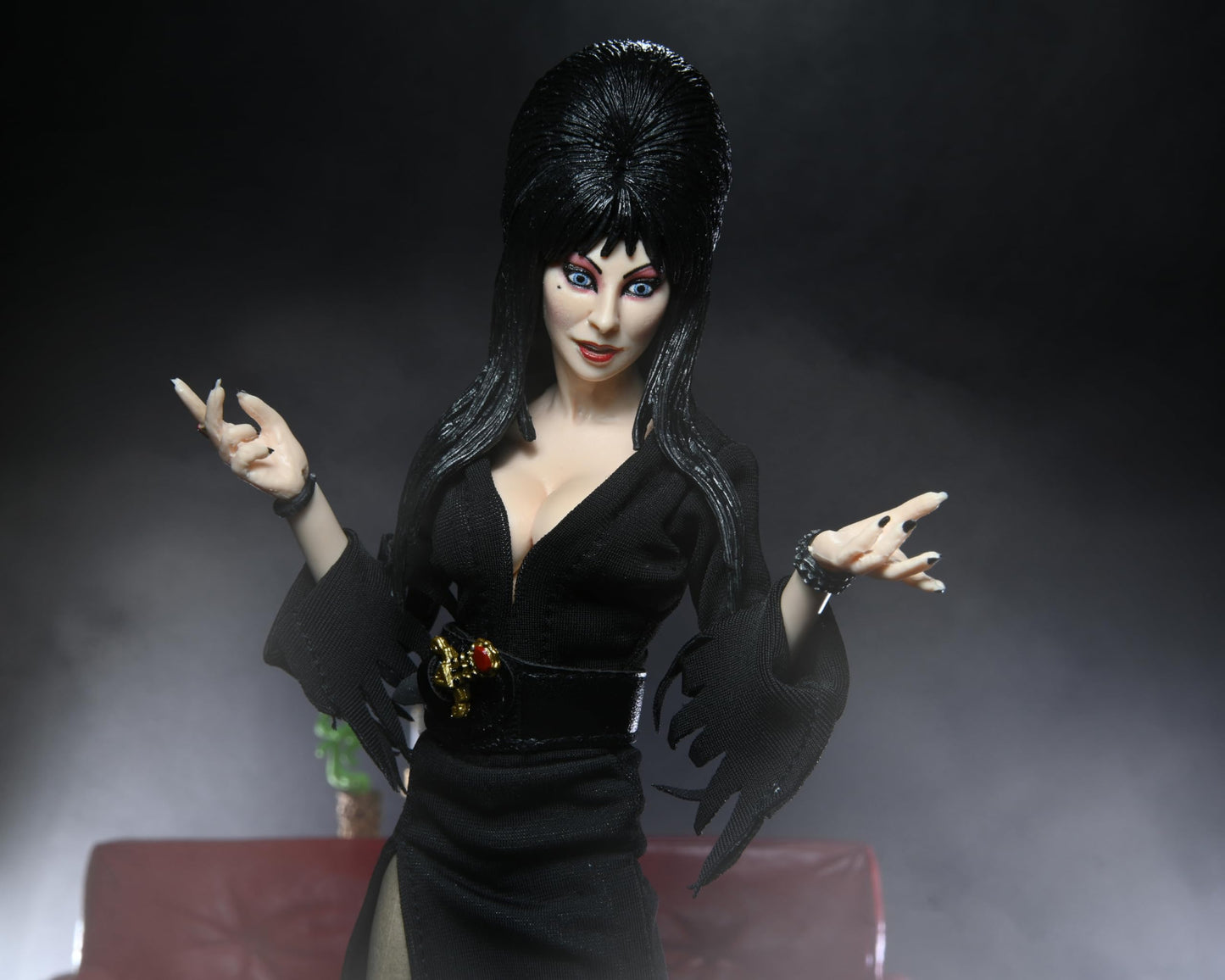NECA Elvira- 8” Clothed Figure - Elvira