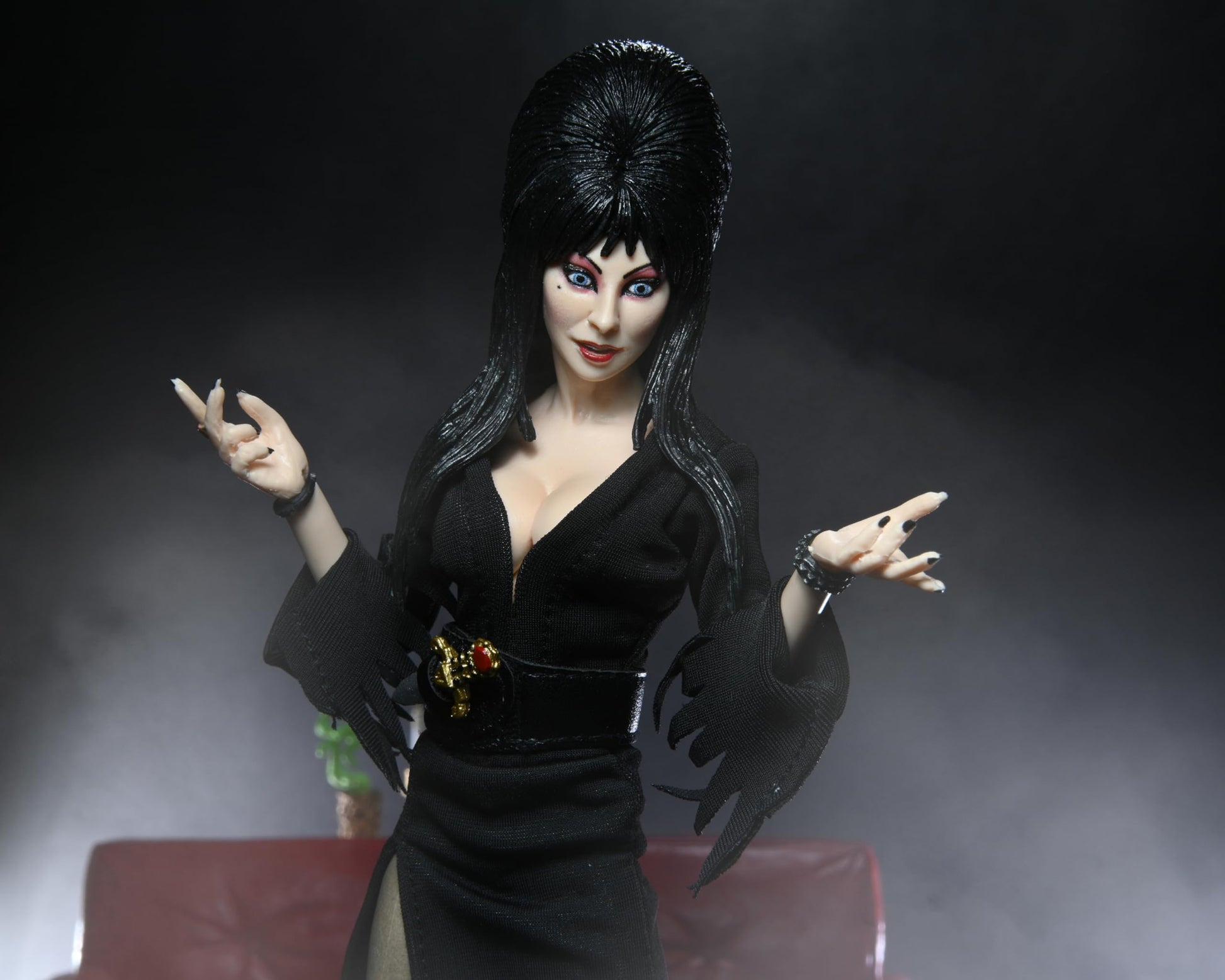 NECA Elvira- 8” Clothed Figure - Elvira