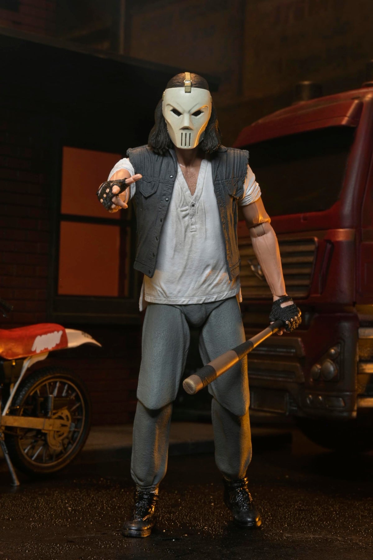 NECA - Teenage Mutant Ninja Turtles (1990 Movie) - 7" Scale Action Figure - Deluxe Movie Realization Casey Jones