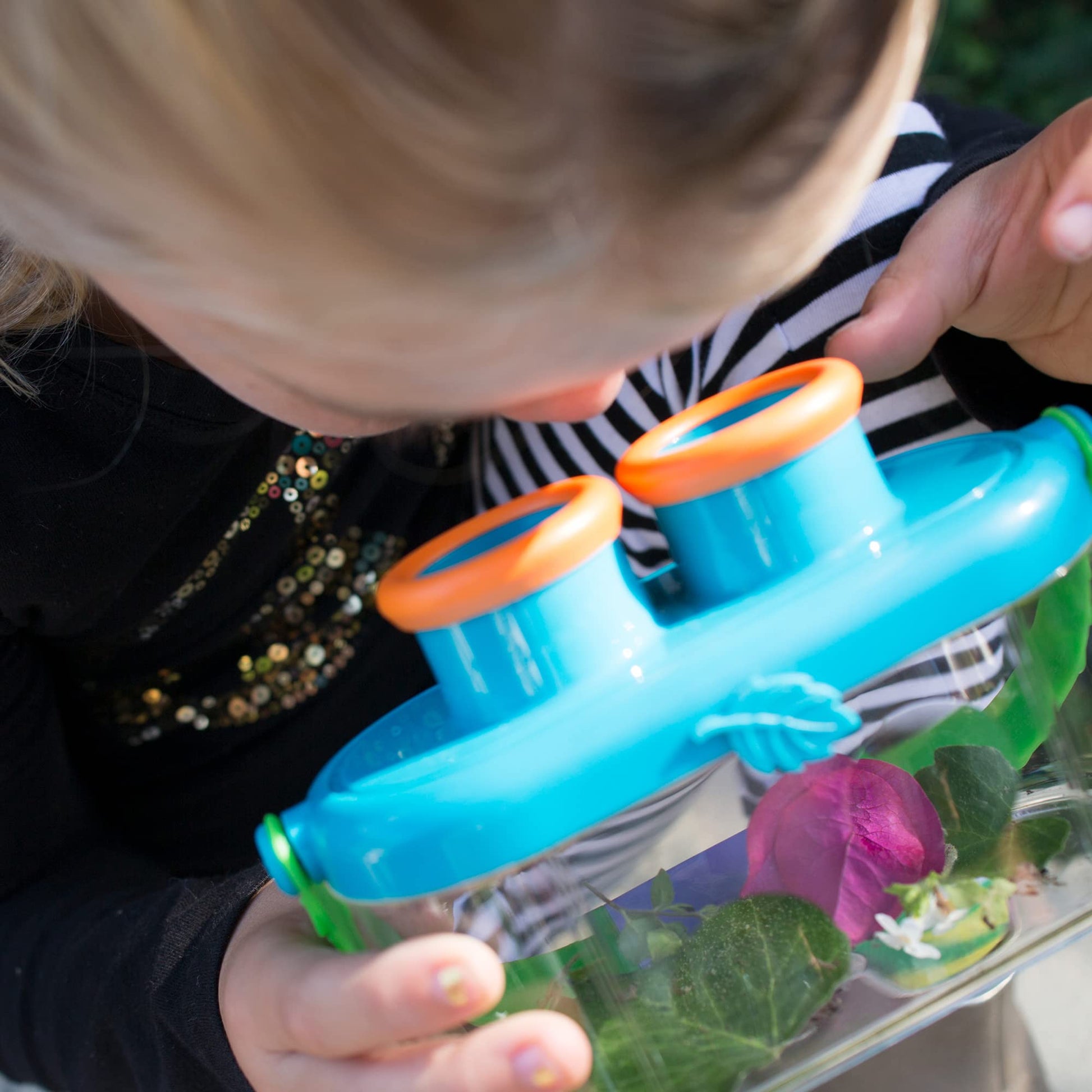 Educational Insights GeoSafari Bugnoculars - Magnifying Bug Container to Catch & Observe Nature, Insects and Bugs for Kids, Critter Keeper, Outdoor