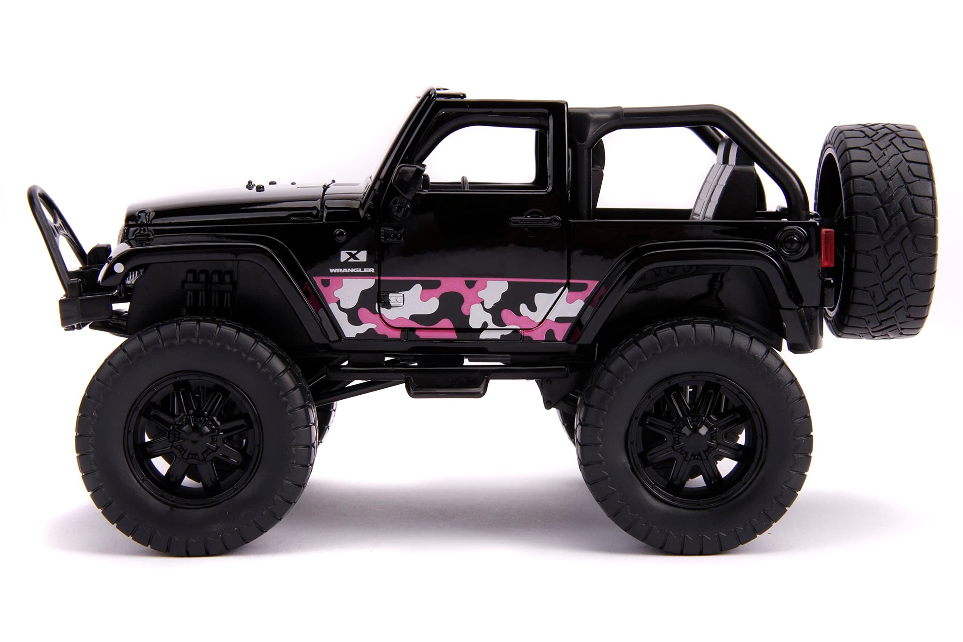Jada Toys Just Trucks 2007 Jeep Wrangler Black/Pink Camo with Rack 1:24 Die-cast Vehicle