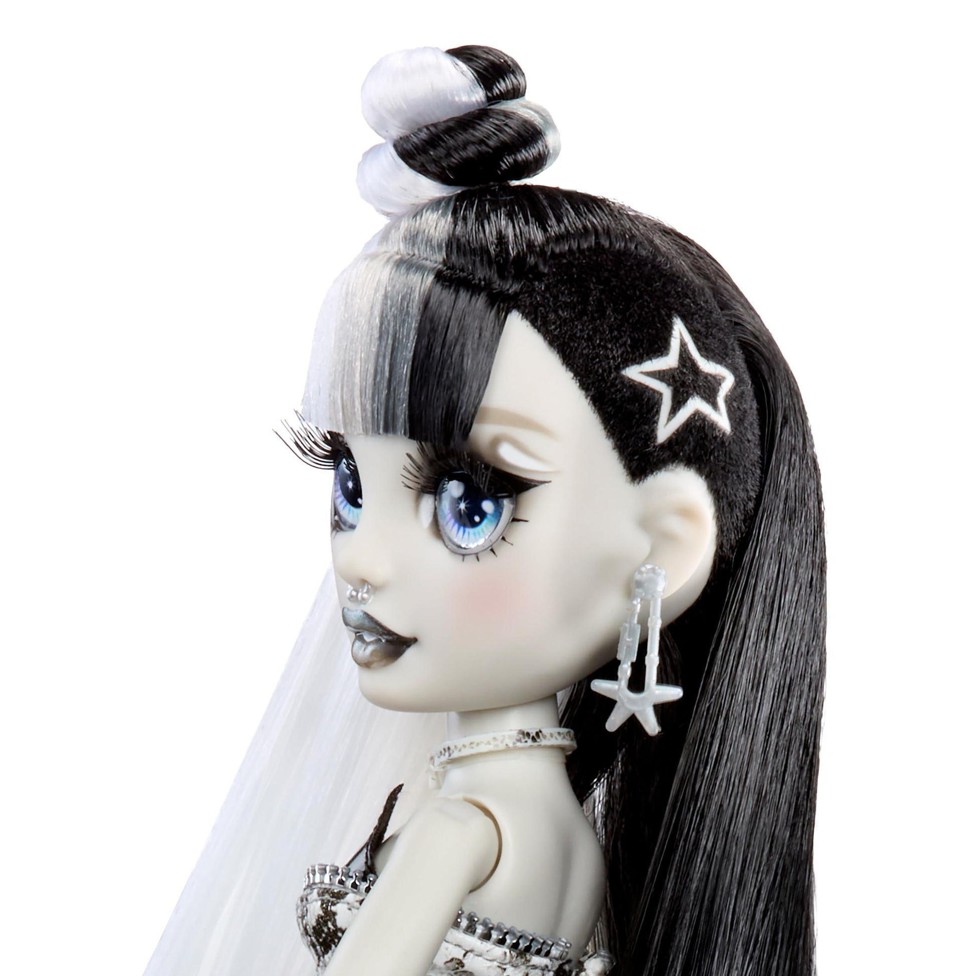 Shadow High Limited Edition Doll, Heather Grayson - Black & White Hair 11” Fashion Doll Premium Designer Outfits for Kids 6-12 & Collectors