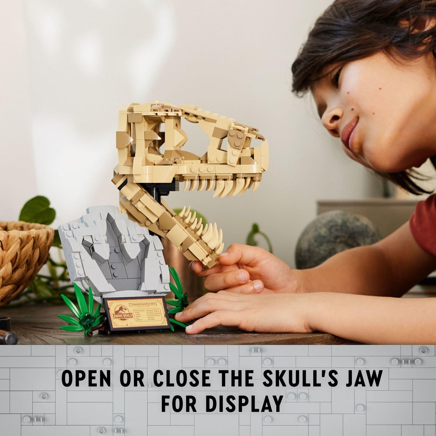 LEGO Jurassic World Dinosaur Fossils: T Rex Skull Building Toy - Dinosaur Toy for Boys & Girls, Ages 9+ Years - Gift for Christmas - Display