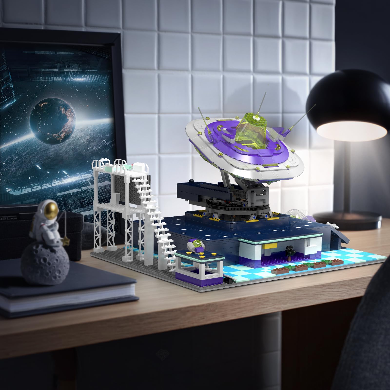 Mould King Star Spaceship Building Set with Spacecraft Model, Base Station, Galaxy Interstellar Spaceship Kit for Adults, Creative Play Space Toy