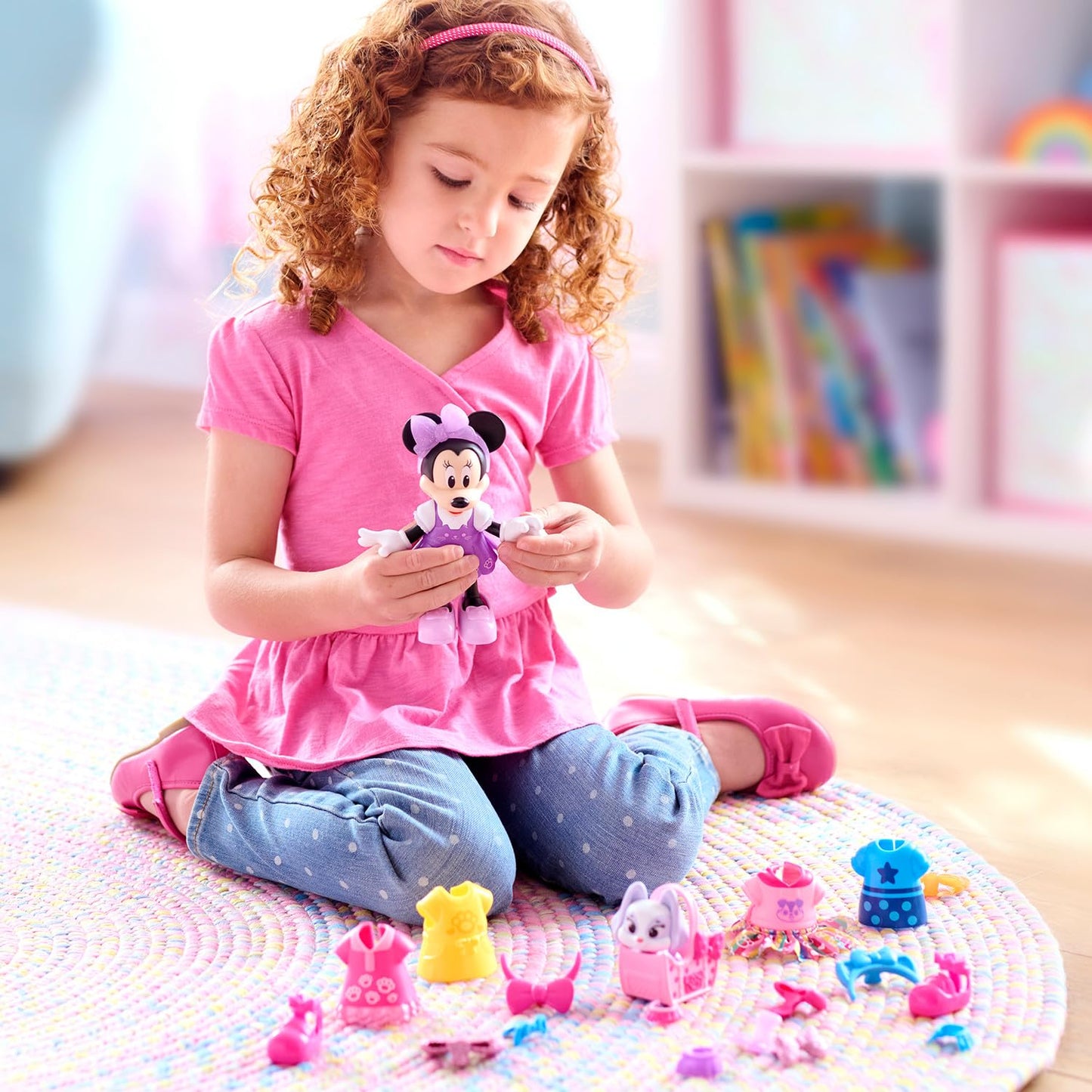 Disney Junior Minnie Mouse Glitter and Glam Pet Fashion Set, 23-piece Doll and Accessories Set