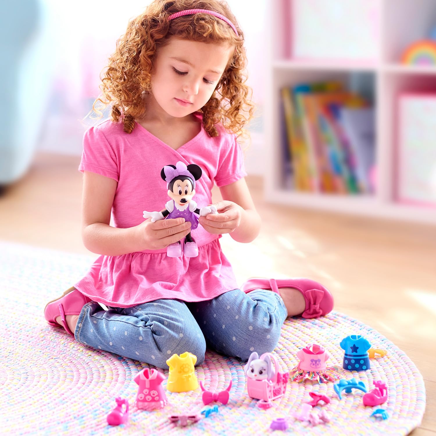 Disney Junior Minnie Mouse Glitter and Glam Pet Fashion Set, 23-piece Doll and Accessories Set