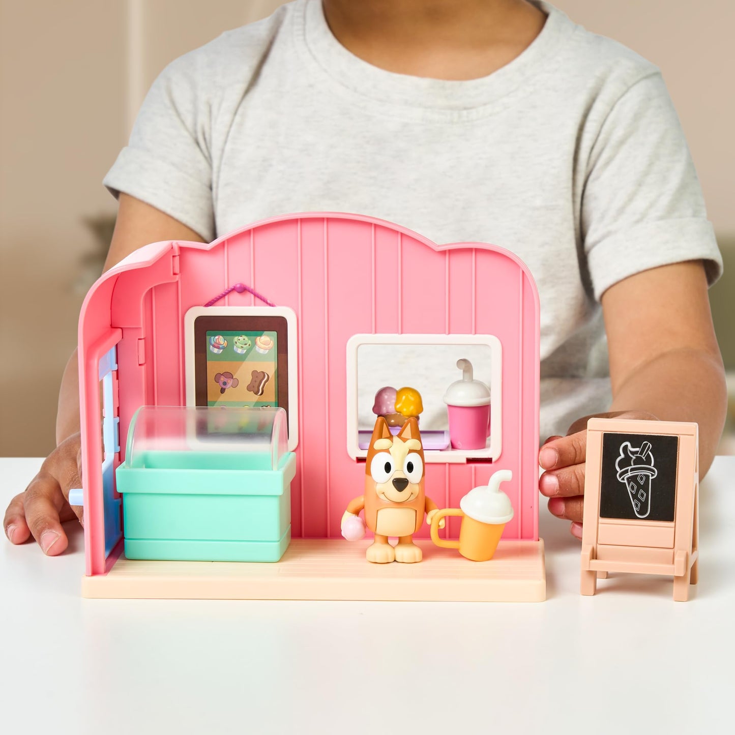 Bluey Ice Cream Shop Playset, Immersive Toy Ice Cream Set with Dessert-Themed Accessories and Articulated Bingo Figurine, Food Toys for Kids Ages 3+