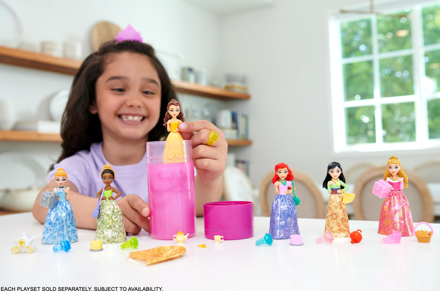 Mattel Disney Princess Small Doll Royal Color Reveal, 6 Surprises Include 1 Doll & 5 Accessories, Party Theme (Dolls May Vary)