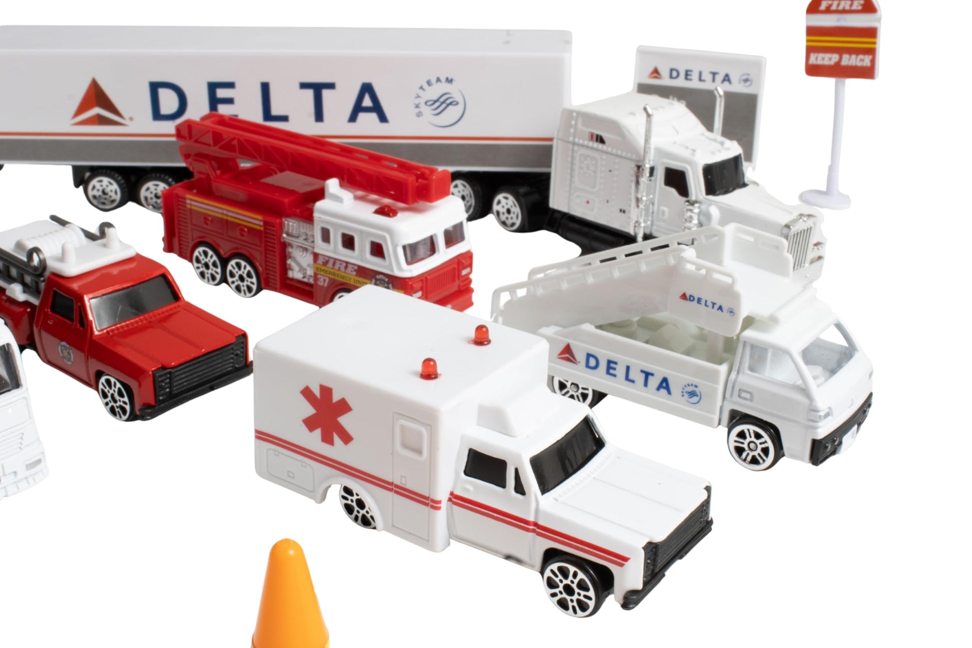 Daron Delta Airport 25-Piece Die-Cast Playset Toy Ages 3+