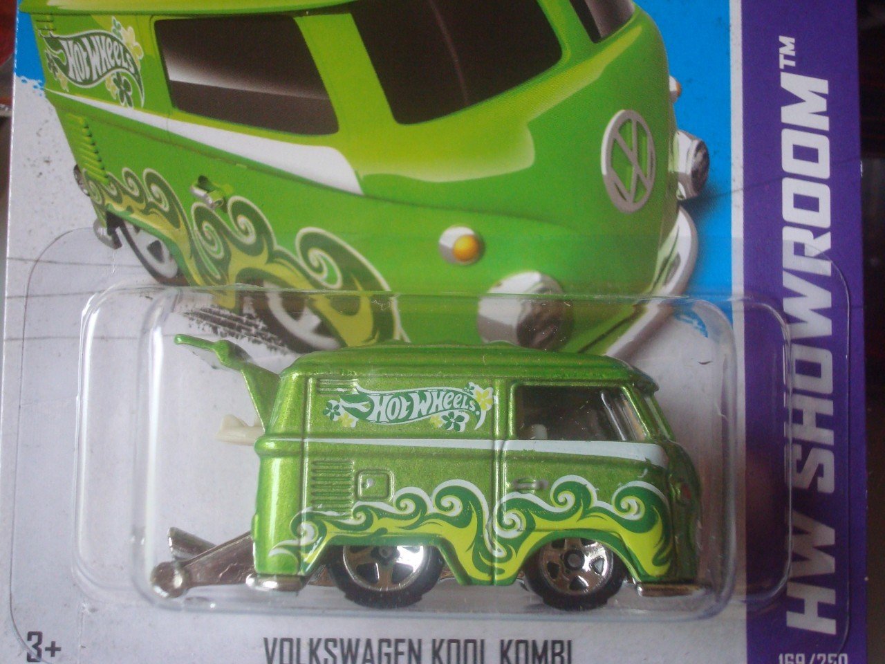 Hot Wheels 2013-175 HW Showroom Volkswagen KOOL KOMBI Green 1:64 Scale by Mattel