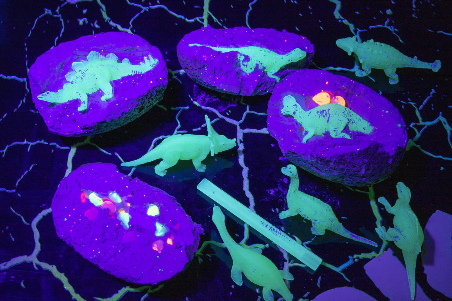MindWare Dig It Up Glow in the Dark Dinosaurs - STEM Dig Kit for Kids, Includes 8 Dinosaur Excavation Projects that Really Glow, Ages 4+