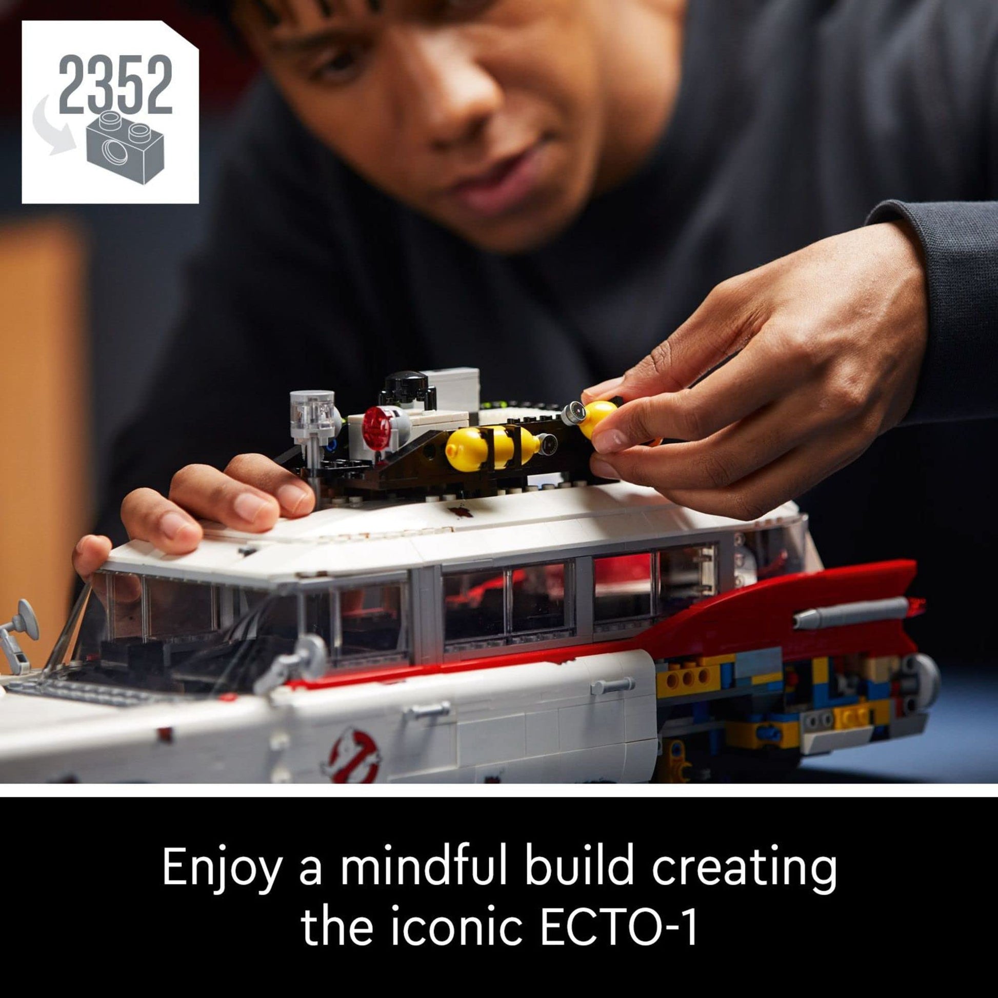 LEGO Icons Ghostbusters ECTO-1 10274 Car Kit, Large Set for Adults, Gift Idea for Men, Women, Her, Him, Collectable Model for Display, Nostalgic Home