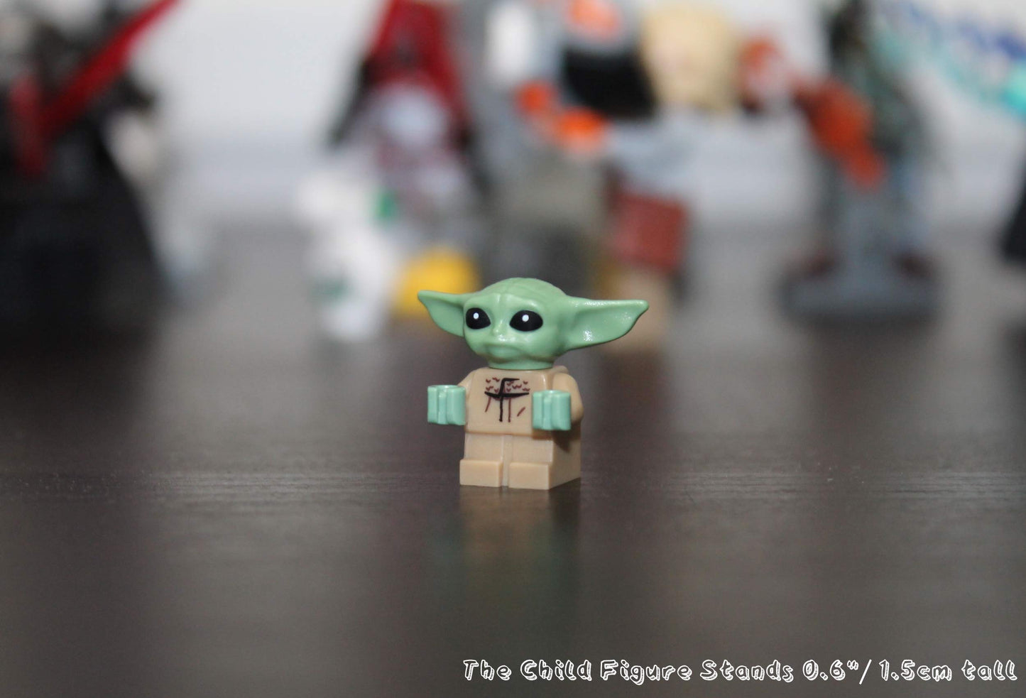 LEGO Star Wars The Mandalorian Minifigure - Baby Yoda Grogu (The Child) with Minifigureland Tile 75292