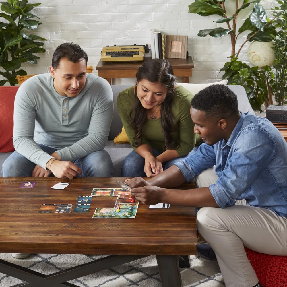 Hasbro Gaming - Clue Treachery at Tudor Mansion