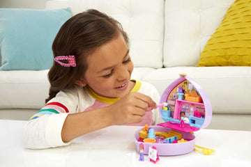 Polly Pocket Starring Shani Art Studio Compact, Micro Shani and Friend Dolls, 5 Reveals, 12 Accessories, Pop and Swap Feature, 4 and Up