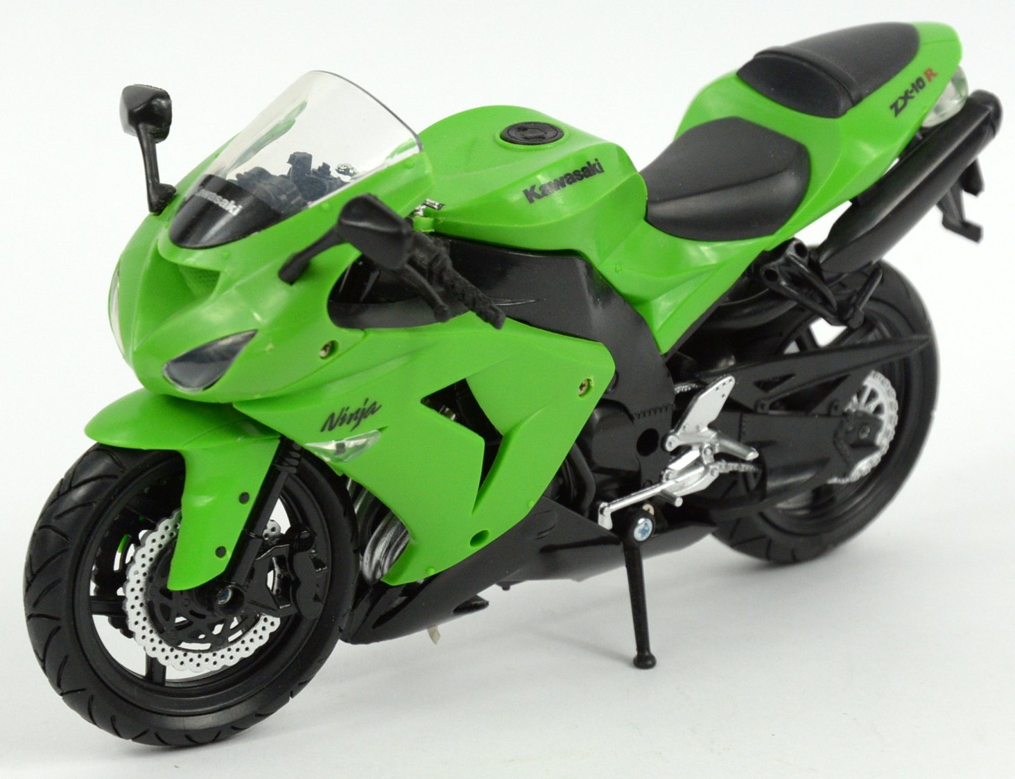 New-Ray 1:12 Motorcycle 2006 Kawasaki Zx-10R- Sport Bike, Green