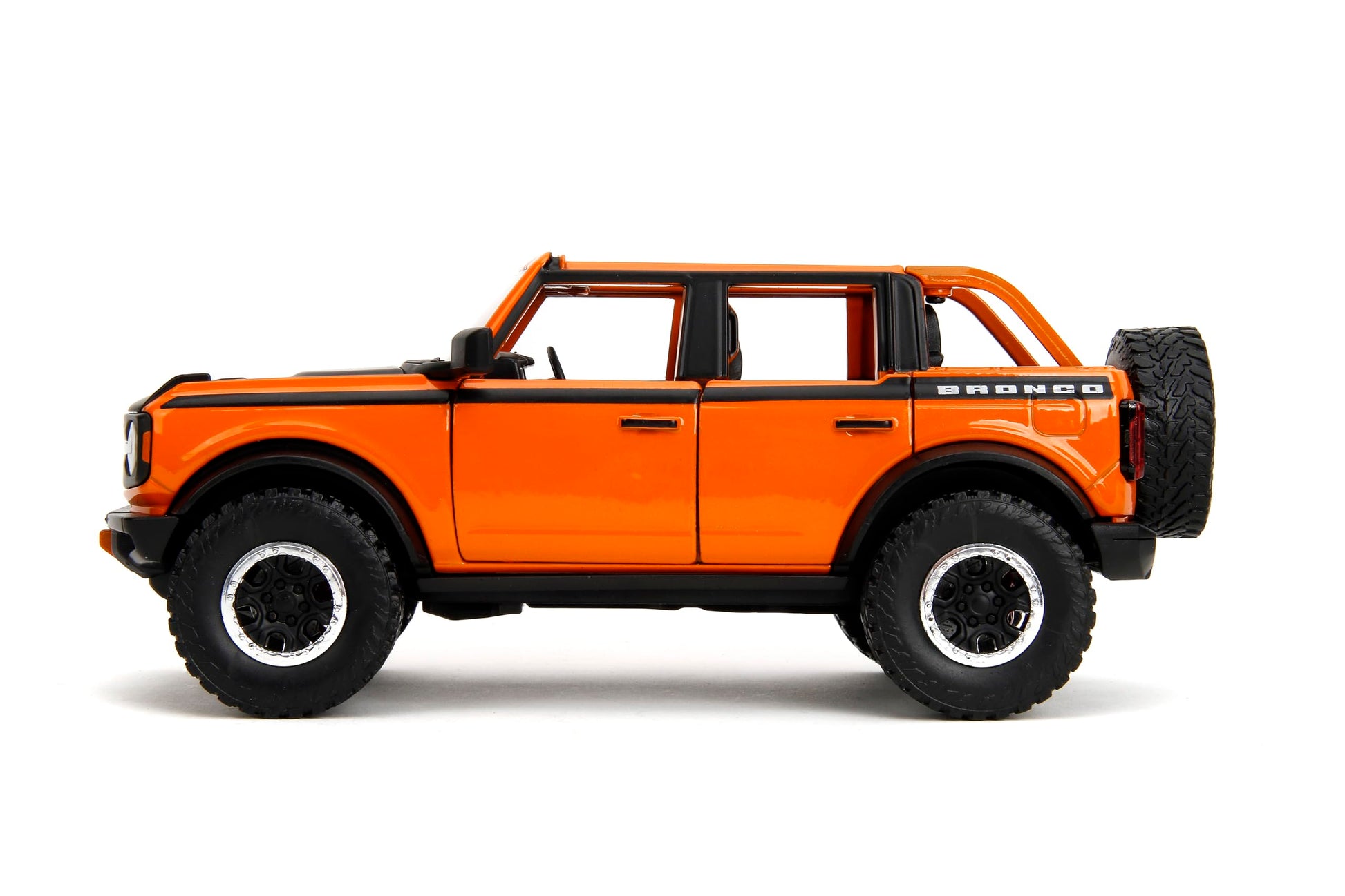 Jada Just Trucks 1:24 2021 Ford Bronco Die-Cast Car & Tire Rack, Toys for Kids and Adults(Orange)