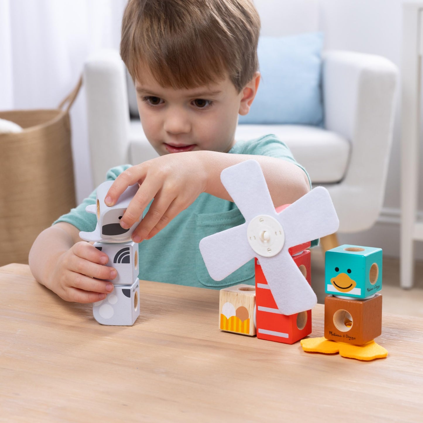 Melissa & Doug Blockables™ Farm Friends Snap and Play, Mix and Match Connectable Wooden Building Blocks Play Set Toy for Preschool Boys and Girls (16