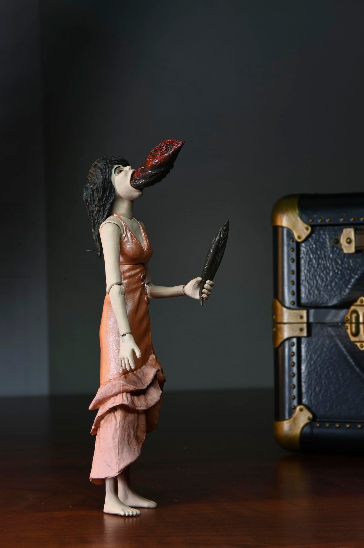 NECA - Puppet Master - 7" Scale Action Figure - Leech Woman and Toulon's Puppet