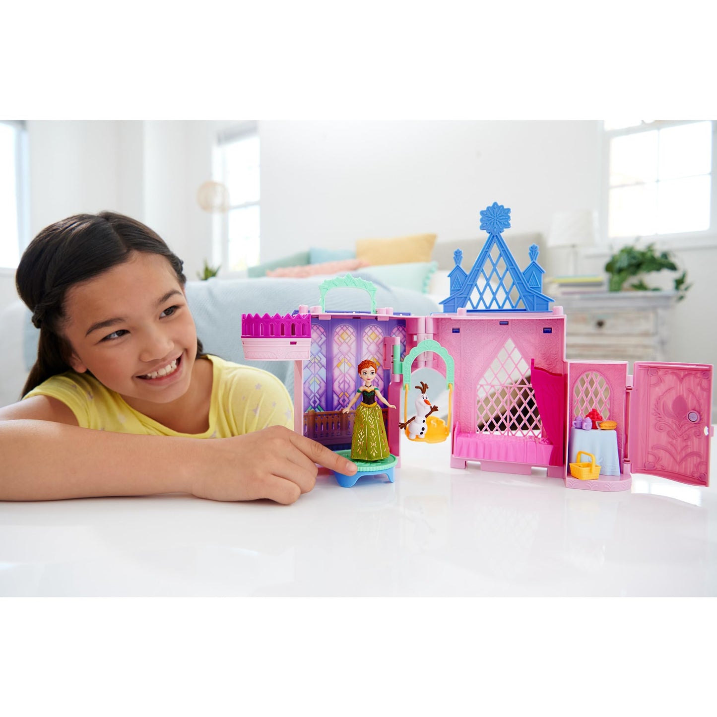 Mattel Disney Frozen Toys, Storytime Stackers Anna's Arendelle Castle, Stackable Doll House with Small Doll, Olaf & 7 Pieces, Inspired by The Movies