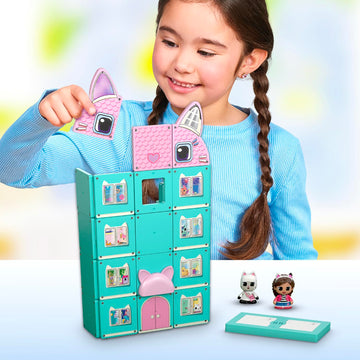 Tile Town Gabby’s Dollhouse 35-Piece Magnetic Tile Playset, Interactive STEM Magnetic Tiles Toys, Includes Gabby & Pandy Paws Figures, Action Tiles