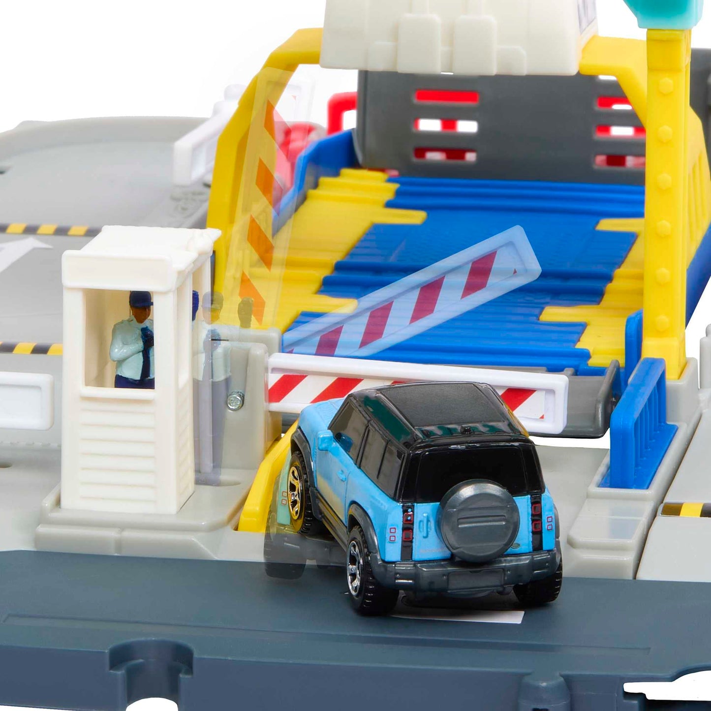 Matchbox HMH29 Ferry Port Set with Detachable Wheeled Ferry, Elements to Activate Manually or with The Help of The Land Rover Car, Children's Toy