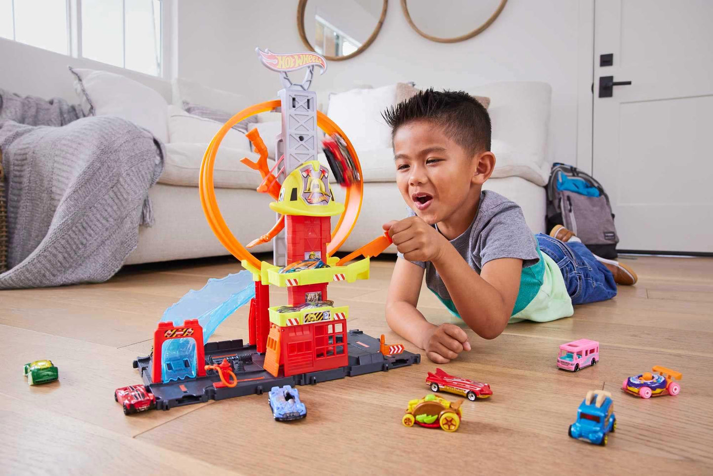 Hot Wheels City Super Loop Fire Station Playset & 1 Toy Car